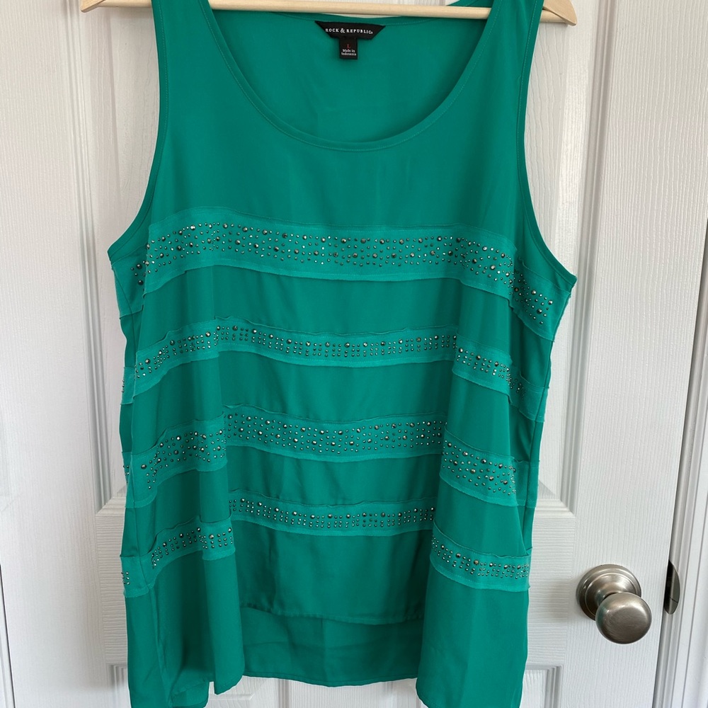 Studded tank
